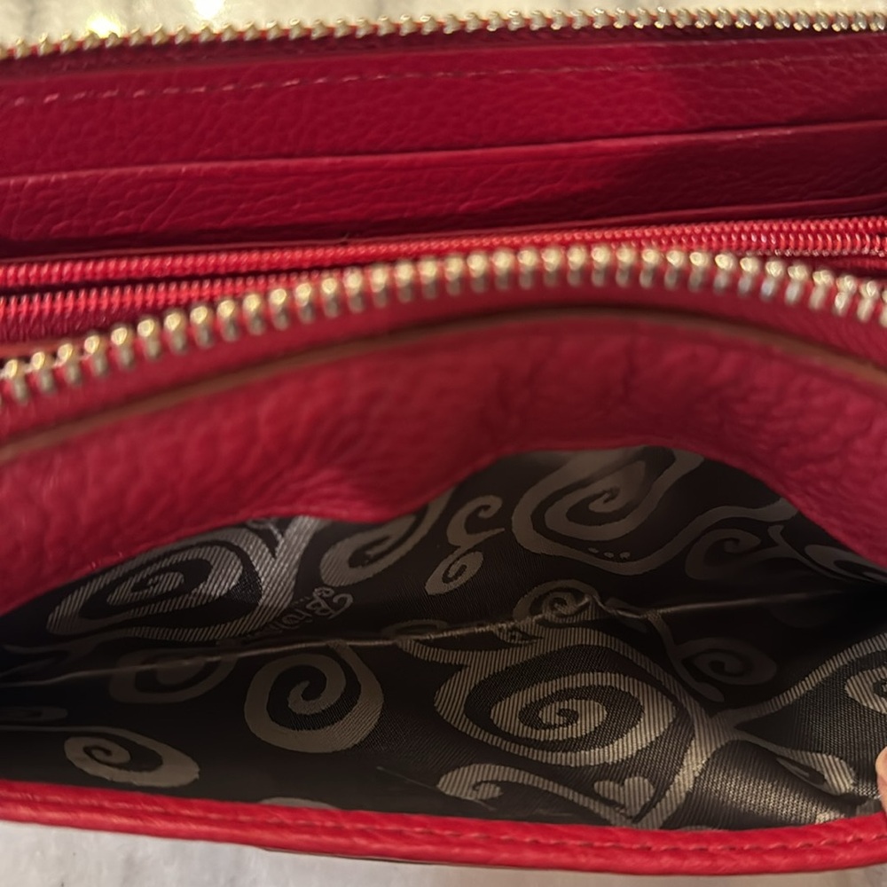 Brighton FERRARA Large Lipstick RED Zip Around Leather Wallet Crossbody - Picture 4 of 5
